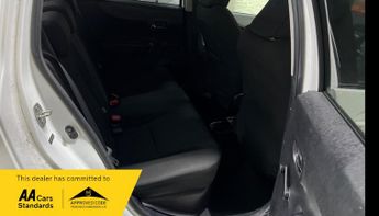 Toyota Yaris 1.5 VVT-h T4 Hatchback 5dr Petrol Hybrid CVT Euro 5 (101 ps)