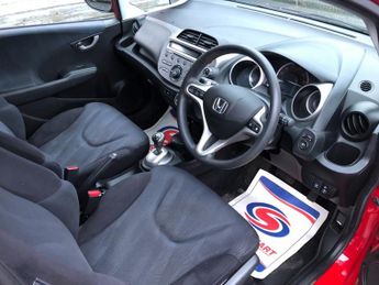 Honda Jazz I-VTEC ES I-SHIFT