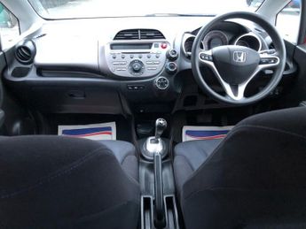 Honda Jazz I-VTEC ES I-SHIFT