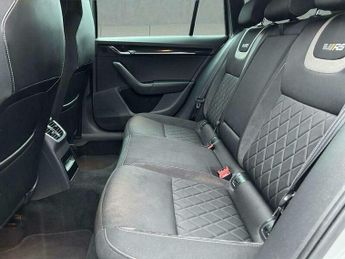Skoda Octavia 2.0 TDI vRS DSG 4WD Euro 6 (s/s) 5dr