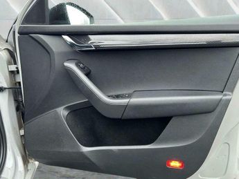 Skoda Octavia 2.0 TDI vRS DSG 4WD Euro 6 (s/s) 5dr