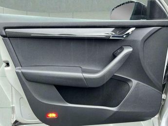 Skoda Octavia 2.0 TDI vRS DSG 4WD Euro 6 (s/s) 5dr