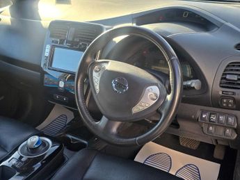 Nissan Leaf 30kWh Tekna Auto 5dr