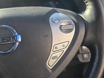 Nissan Leaf 30kWh Tekna Auto 5dr