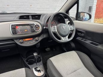 Toyota Yaris VVT-I T SPIRIT