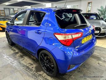 Toyota Yaris 1.5 VVT-I GR-SPORT [3X SERVICES]