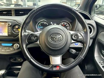Toyota Yaris 1.5 VVT-I GR-SPORT [3X SERVICES]