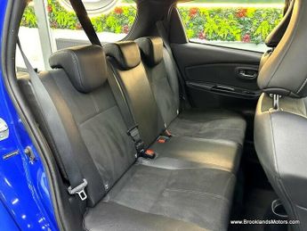 Toyota Yaris 1.5 VVT-I GR-SPORT [3X SERVICES]