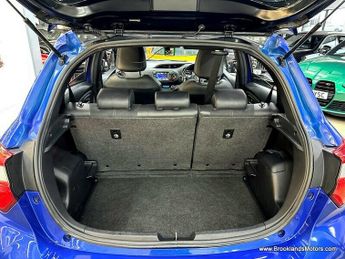 Toyota Yaris 1.5 VVT-I GR-SPORT [3X SERVICES]