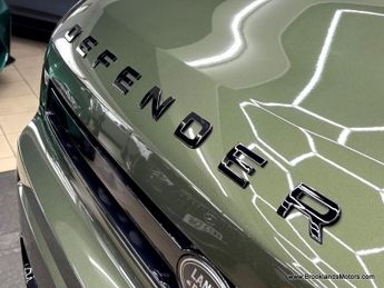 Land Rover Defender 3.0 X-DYNAMIC HSE [HUGE SPEC'D DEFENDER]