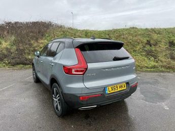 Volvo XC40 2.0 T4 R-Design SUV 5dr Petrol Auto AWD Euro 6 (s/s) (190 ps)