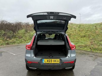 Volvo XC40 2.0 T4 R-Design SUV 5dr Petrol Auto AWD Euro 6 (s/s) (190 ps)