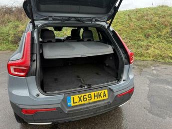 Volvo XC40 2.0 T4 R-Design SUV 5dr Petrol Auto AWD Euro 6 (s/s) (190 ps)