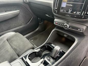 Volvo XC40 2.0 T4 R-Design SUV 5dr Petrol Auto AWD Euro 6 (s/s) (190 ps)