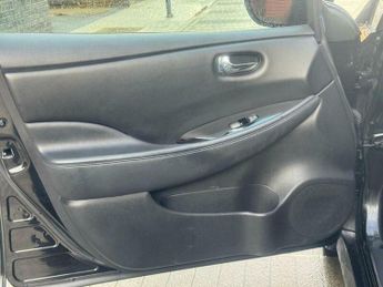 Nissan Leaf 40kWh N-Connecta Auto 5dr