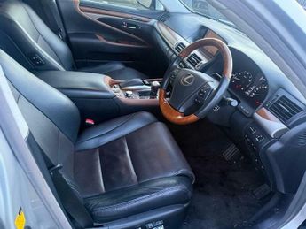 Lexus LS 4.6 460 V8 Luxury Auto Euro 6 4dr