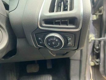 Ford Focus 1.6 Titanium Navigator Powershift Euro 5 5dr