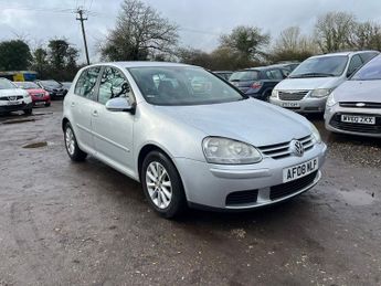 Volkswagen Golf TDi MATCH TDI DSG DPF 105