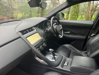 Jaguar E-PACE R-DYNAMIC S Automatic