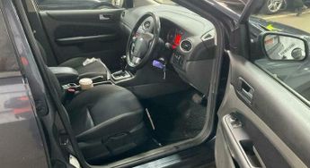 Ford Focus 1.6 Zetec Climate 5dr