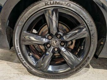 Lexus IS 2.5 300h Sport E-CVT Euro 6 (s/s) 4dr