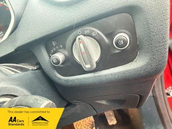 Ford Fiesta 1.4 Zetec Hatchback 5dr Petrol Automatic (154 g/km, 94 bhp)