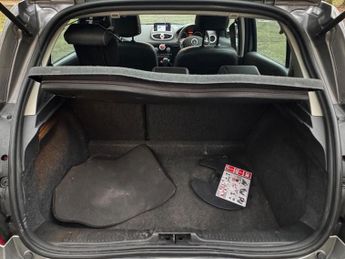 Renault Clio INITIALE TOMTOM VVT