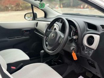 Toyota Yaris 1.0 VVT-i Active CVT Euro 5 5dr