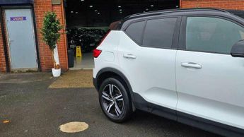 Volvo XC40 1.5 T3 R-Design Auto Euro 6 (s/s) 5dr