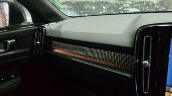 Volvo XC40 1.5 T3 R-Design Auto Euro 6 (s/s) 5dr