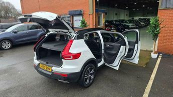Volvo XC40 1.5 T3 R-Design Auto Euro 6 (s/s) 5dr