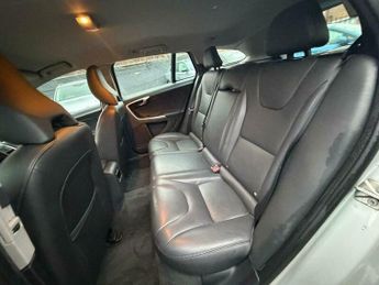 Volvo V60 2.4 D5 Twin Engine SE Nav Auto AWD Euro 6 (s/s) 5dr