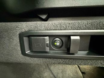 BMW  40 83.9kWh M Sport Touring Auto eDrive 5dr (11kW Charger)