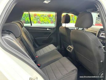 Volkswagen Golf R TSI DSG [5X SERVICES, SAT NAV, HEATED SEATS]