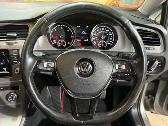 Volkswagen Golf 1.6 TDI BlueMotion Tech Match DSG Euro 5 (s/s) 5dr