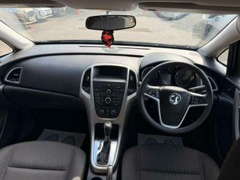 Vauxhall Astra 1.6 16v Exclusiv Auto Euro 5 5dr