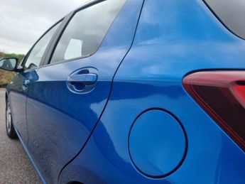 Toyota Yaris VVT-I ICON HYBRID AUTOMATIC