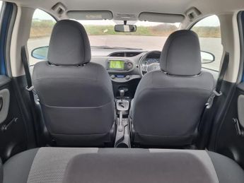 Toyota Yaris VVT-I ICON HYBRID AUTOMATIC