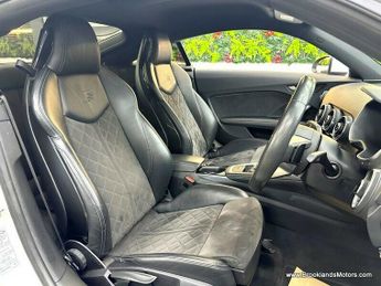 Audi TT 2.0 TFSI QUATTRO S LINE [5X AUDI SERVICES]