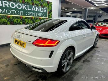 Audi TT 2.0 TFSI QUATTRO S LINE [5X AUDI SERVICES]