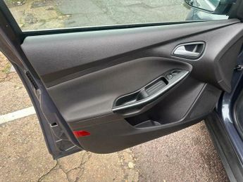 Ford Focus 1.6 Zetec Powershift Euro 5 5dr