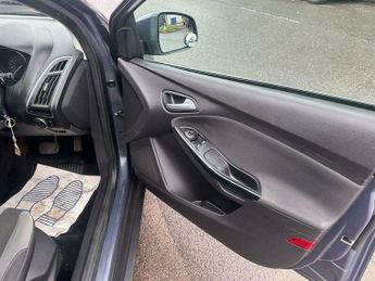 Ford Focus 1.6 Zetec Powershift Euro 5 5dr