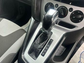 Ford Focus 1.6 Zetec Powershift Euro 5 5dr
