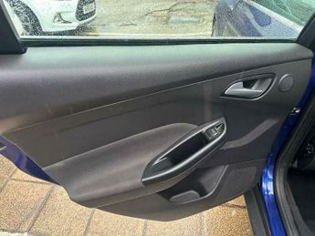 Ford Focus 1.6 Titanium Navigator Powershift Euro 5 5dr