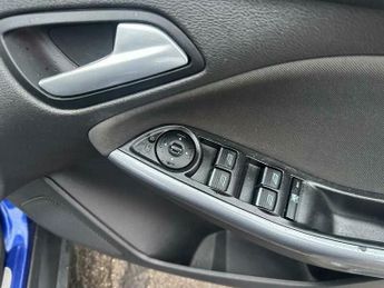 Ford Focus 1.6 Titanium Navigator Powershift Euro 5 5dr