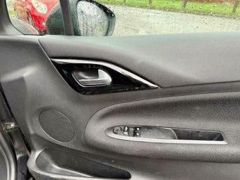 DS AUTOMOBILES 3 1.2 PureTech Connected Chic Euro 6 (s/s) 3dr