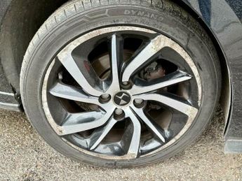 DS AUTOMOBILES 3 1.2 PureTech Connected Chic Euro 6 (s/s) 3dr