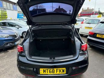 Vauxhall Astra 1.6 CDTi BlueInjection SRi Nav Auto Euro 6 (s/s) 5dr