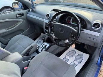 Chevrolet Lacetti 1.6 SX 5dr