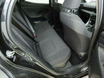 Toyota Yaris 1.5 VVT-h Design E-CVT Euro 6 (s/s) 5dr